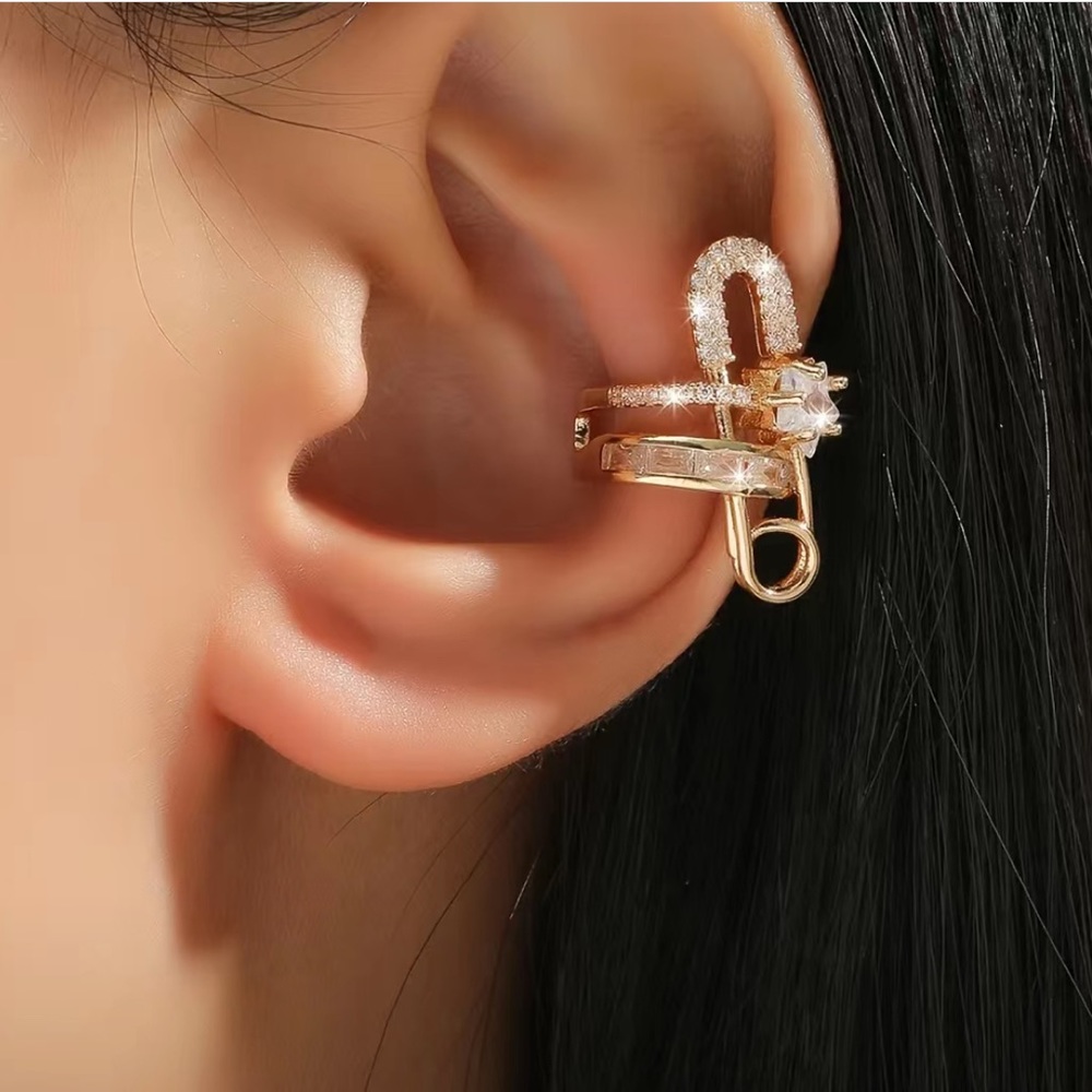 Moving sale gold plated safety pin Zircon Ear Clip NWT